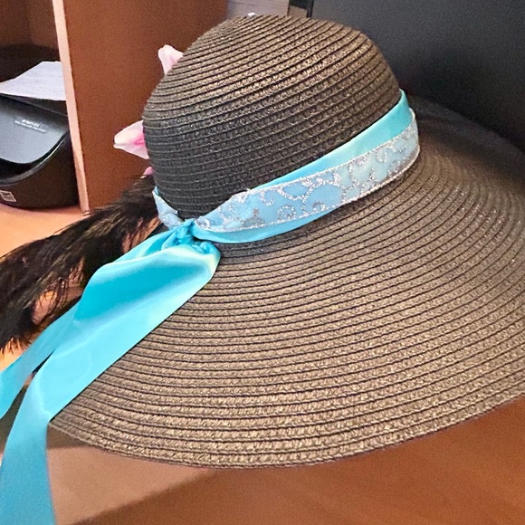 Hat woman’s great for church/parties/derby - Picture 4 of 6